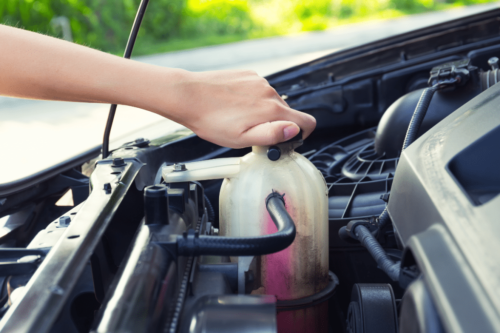 Fuite de liquide de refroidissement : Causes et Solutions Essentielles