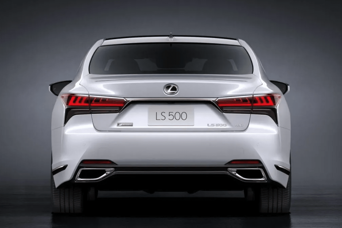 Lexus LS Heritage Edition vu arrière