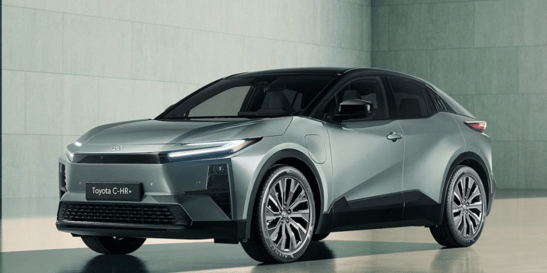 Avec 455 km d’autonomie et un style inédit, ce SUV Toyota s’attaque aux stars du marché électrique