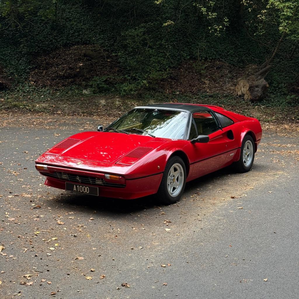 FERRARI 308 GTS - 1978 vue de face
