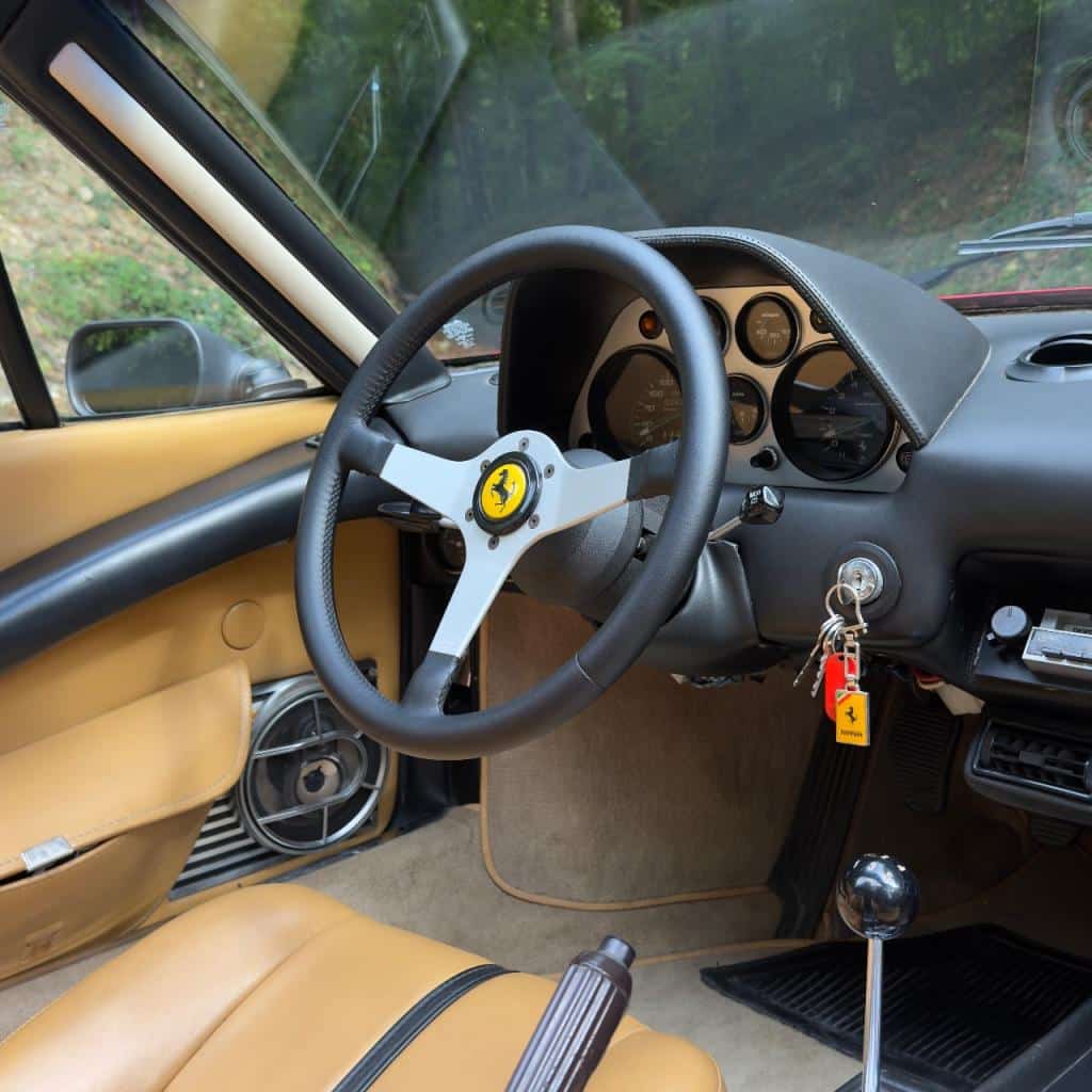 FERRARI 308 GTS - 1978 vue interieur