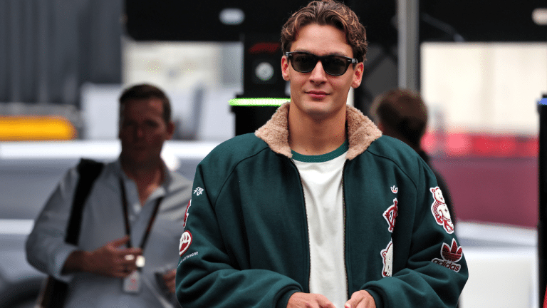 George Russell se confie sur son nouveau contrat avec Mercedes, à la veille du Grand Prix le mystère plane