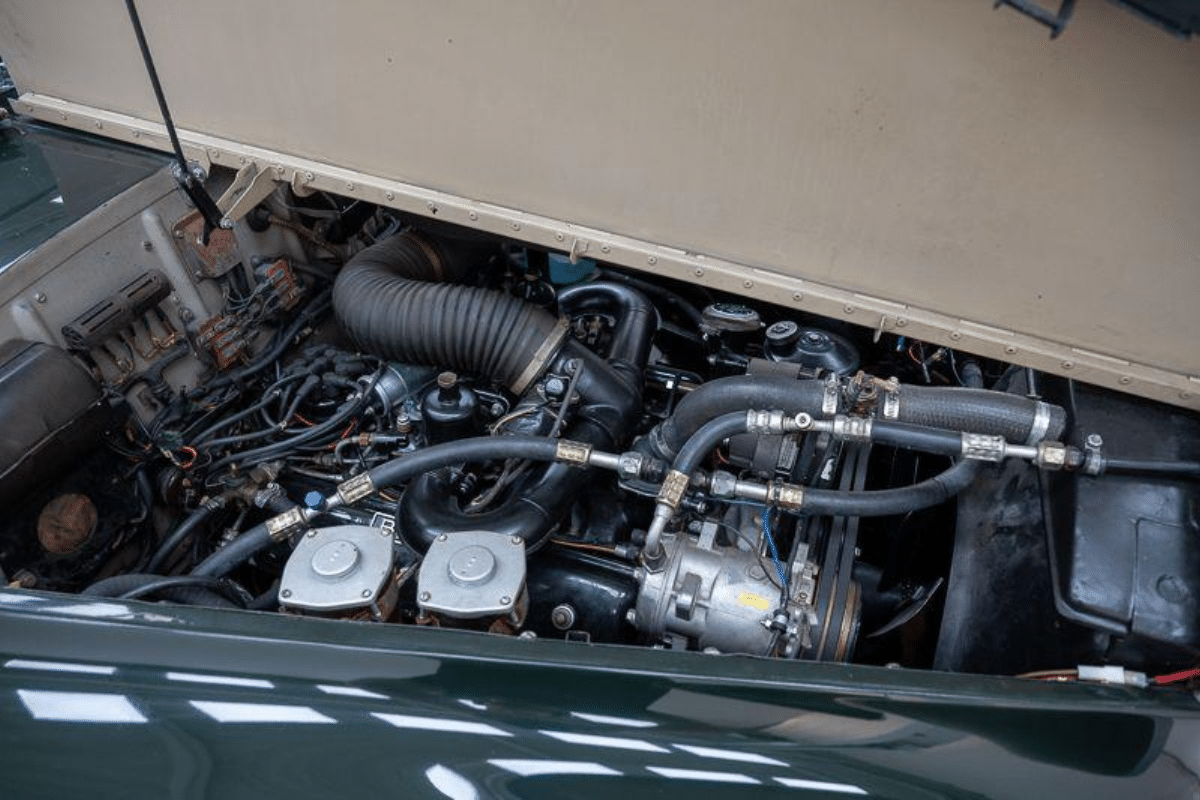BENTLEY S2 LWB - 1961 vue du moteur