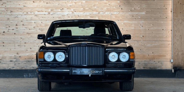 Cuir de luxe, V8 6,75L turbo et entretien méticuleux : cette Bentley Turbo R de 1995 est à vendre pour 35 000 €