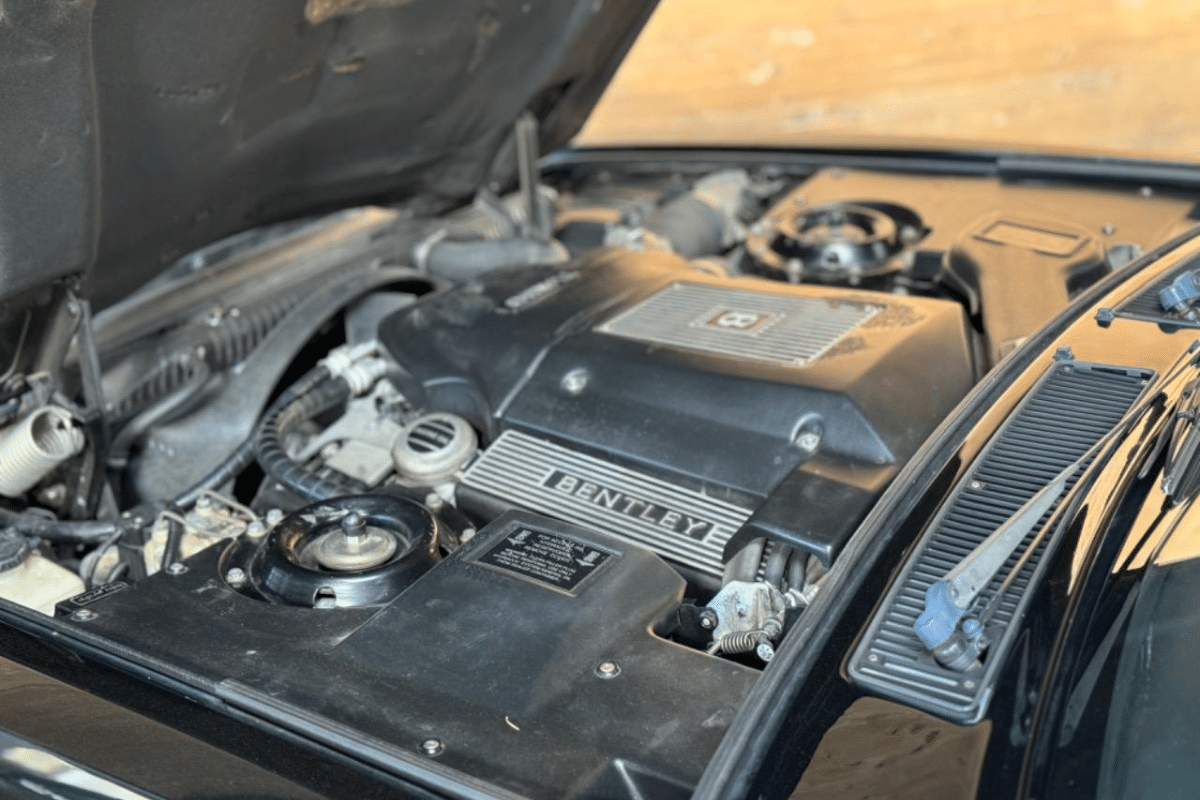 BENTLEY Turbo R - 1995 vue du moteur