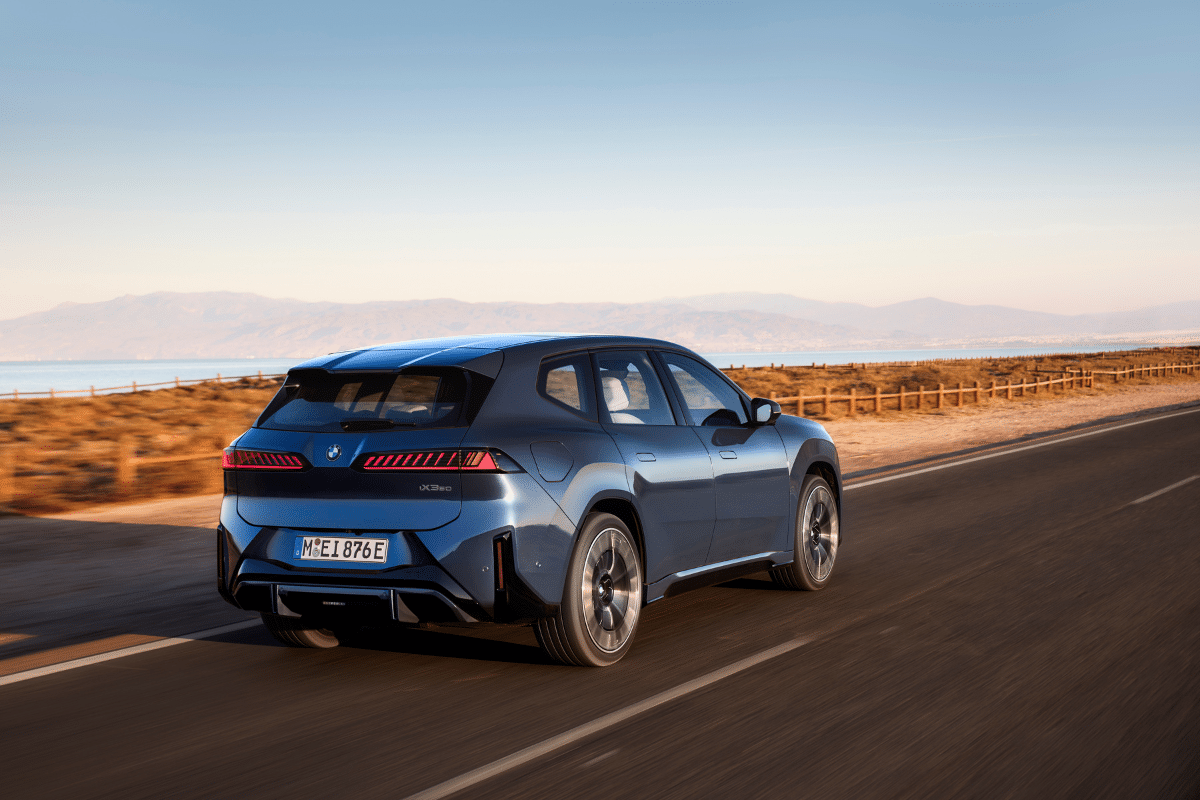 BMW iX3 vue arrière