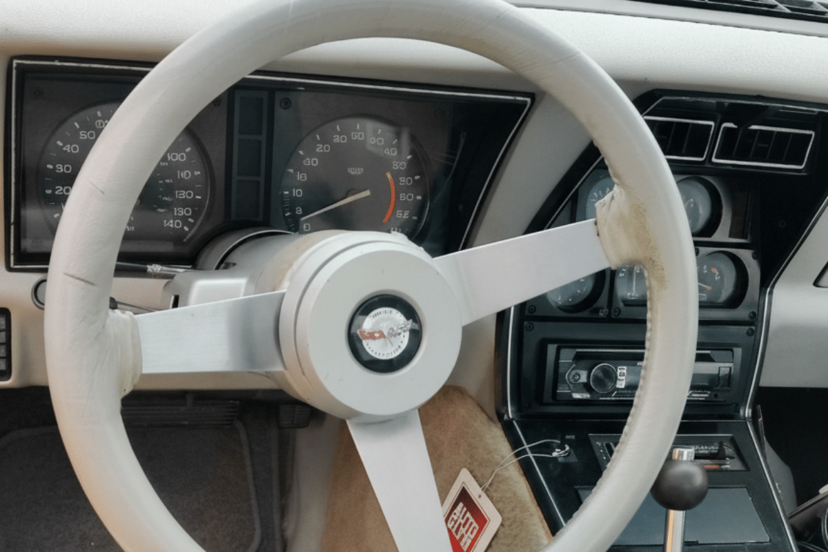 CHEVROLET Corvette C3 T-Top Pace Car - 1978 vue du volant