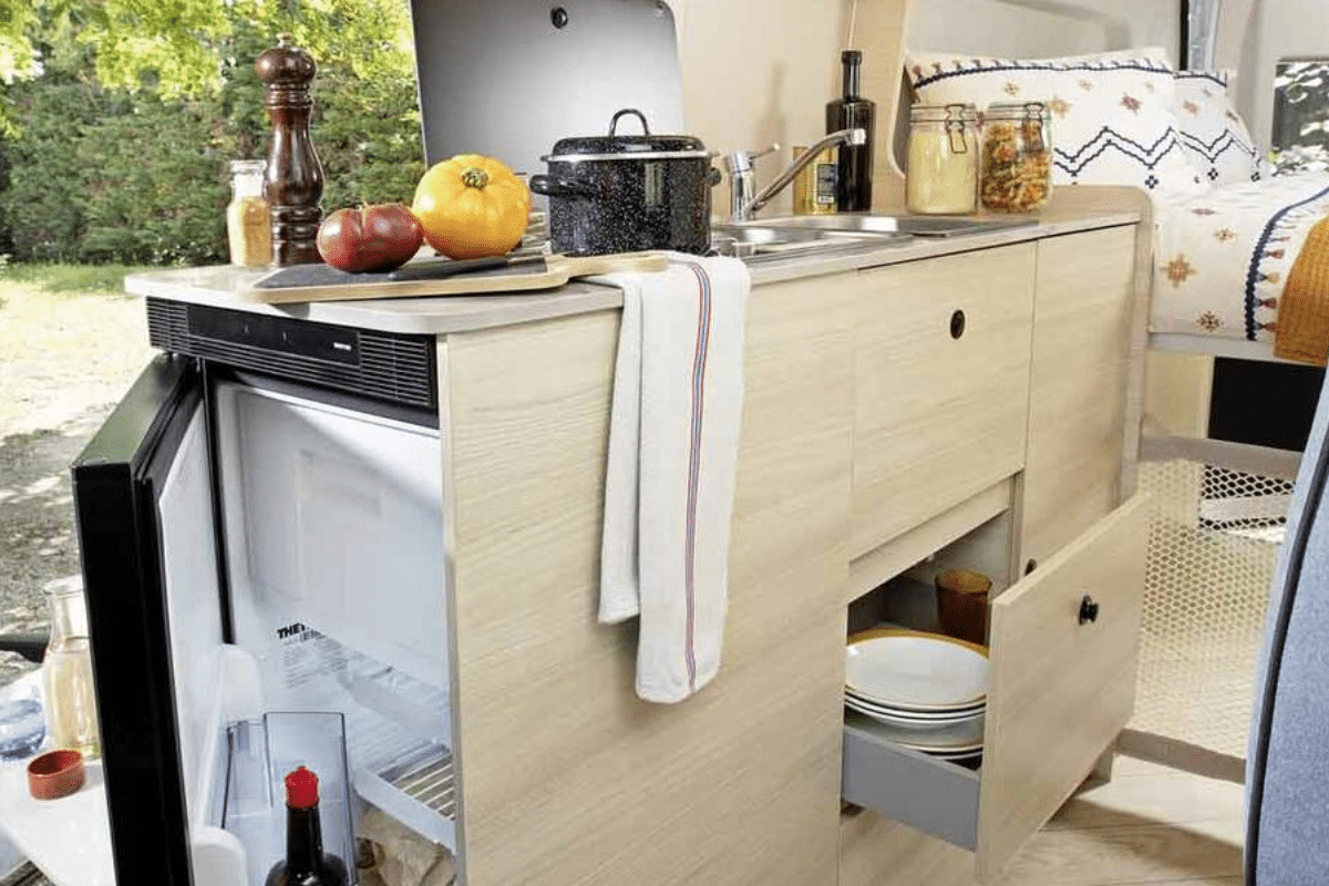 Chausson V594M intérieur et cuisine