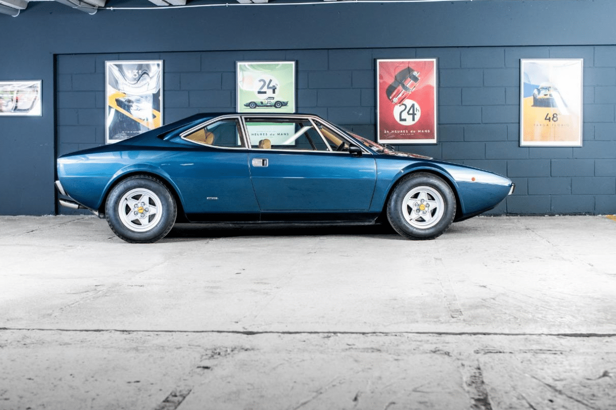 FERRARI 308 DINO 308 GT4 - 1976 vue de profil