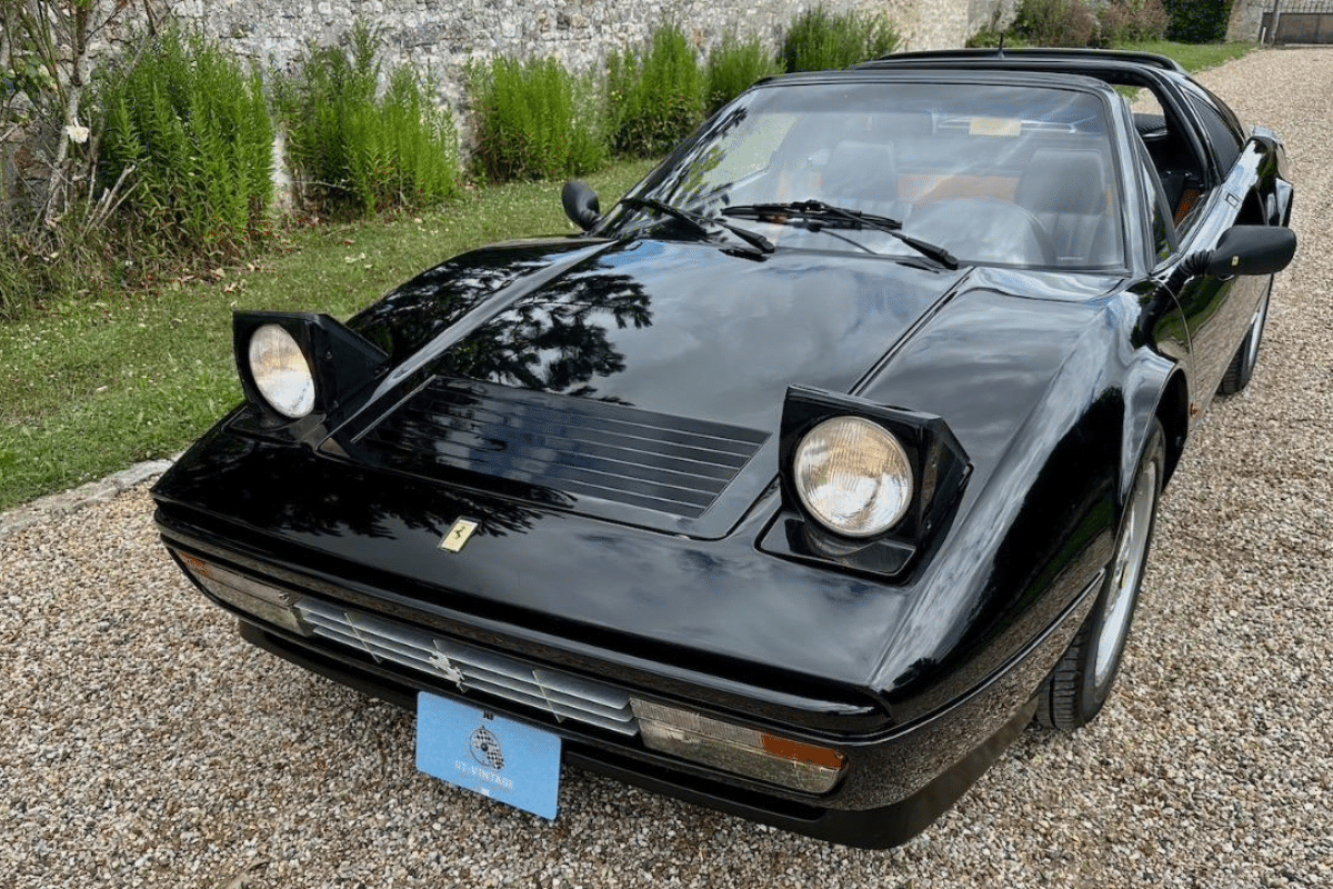 FERRARI 328 GTS - 1988 vue de face