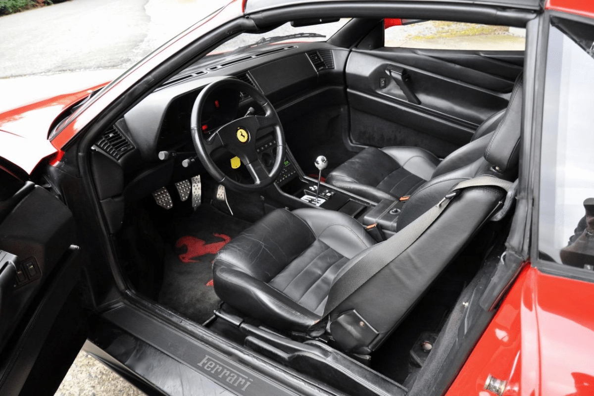 FERRARI 348 TS - 1990 vue du volant