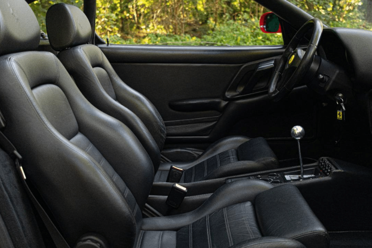 FERRARI F355 GTS - 1995 vue du volant