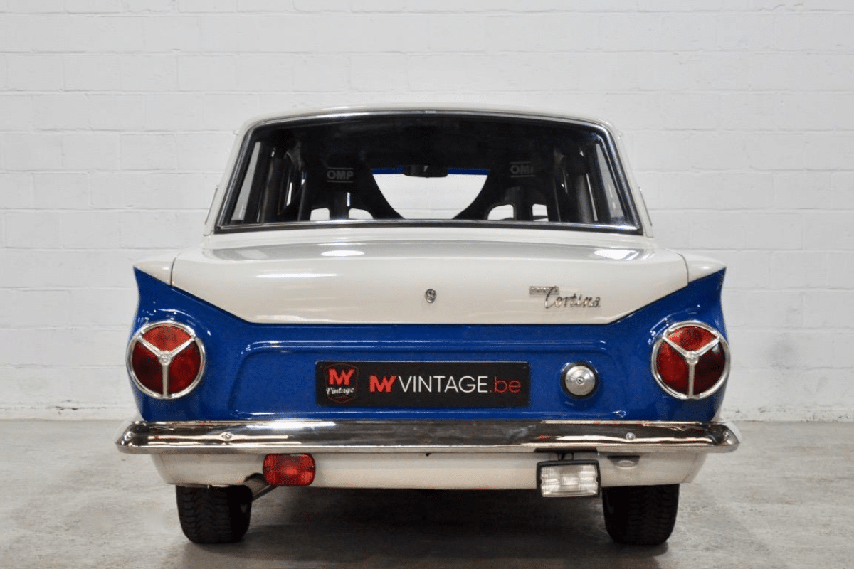 FORD Cortina GT - 1965 vue de derrière