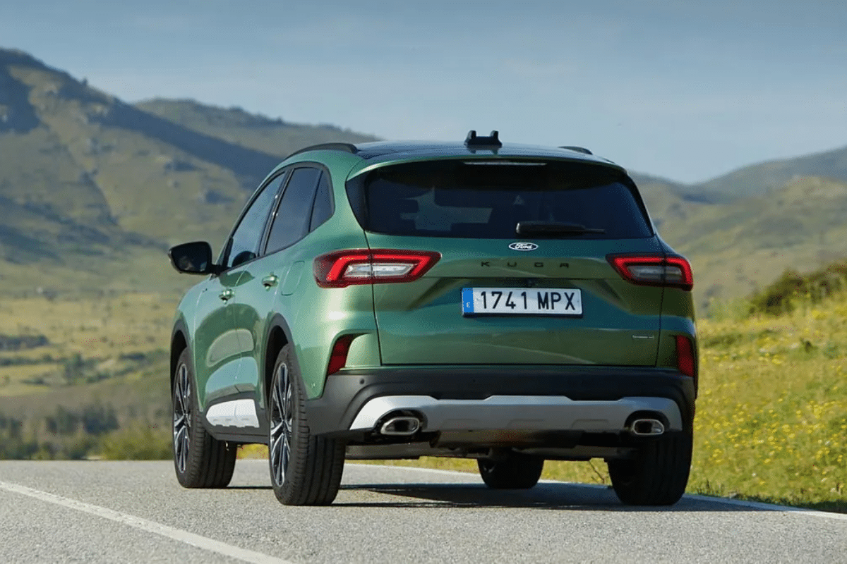 Ford Kuga PHEV vue arrière