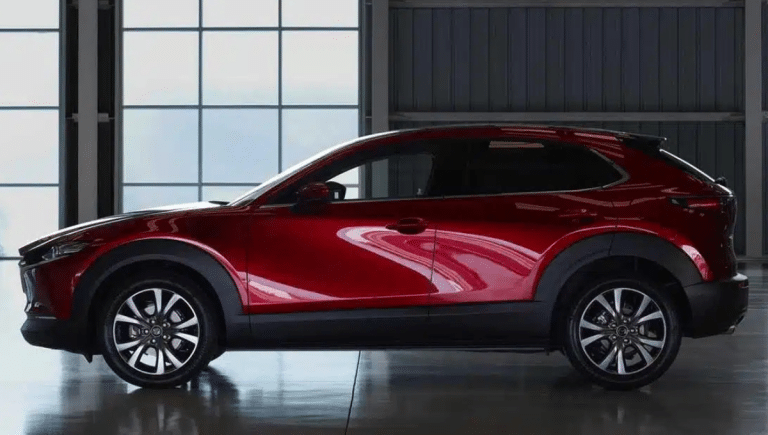 À 29 600 €, le Mazda CX-30 2025 défie les SUV hybrides sans s’encombrer de batteries