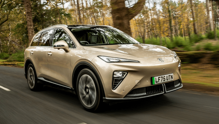 Voici le SUV 100 % électrique qui vise les familles avec 530 km d’autonomie et un prix plus qu&rsquo;agressif