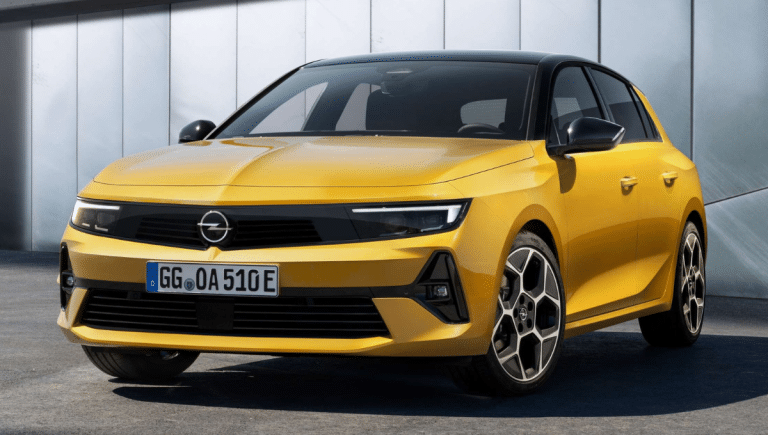 Nouvelle Opel Astra restylée : premières images, quelles évolutions face à la Peugeot 308 ?