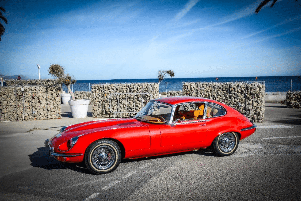 JAGUAR Type E Serie 3 V12 5.3L - 1973 vue de profil