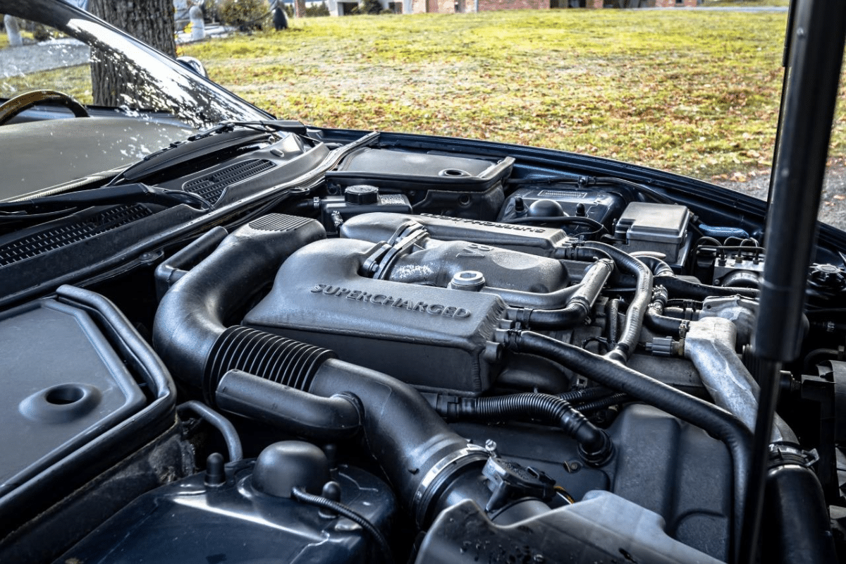 JAGUAR XK8 R R COMPRESSEUR - 2001 vue du moteur