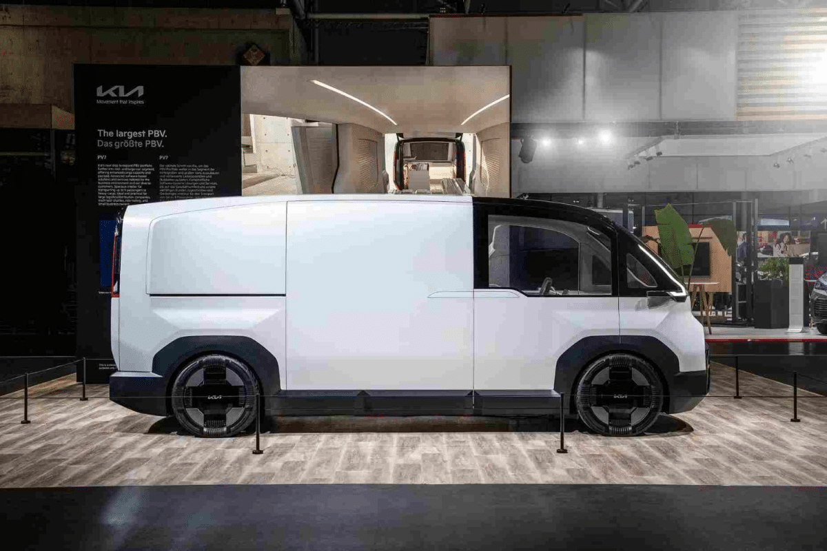 Kia PV7 vu de profil