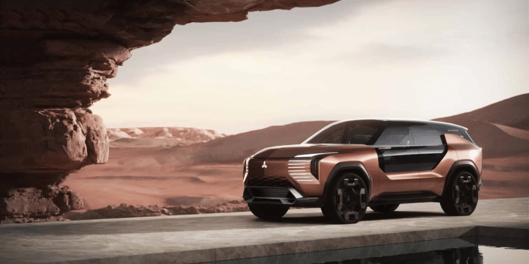 AI Co-Driver, 4 roues motrices, hybride rechargeable : le pari audacieux de Mitsubishi