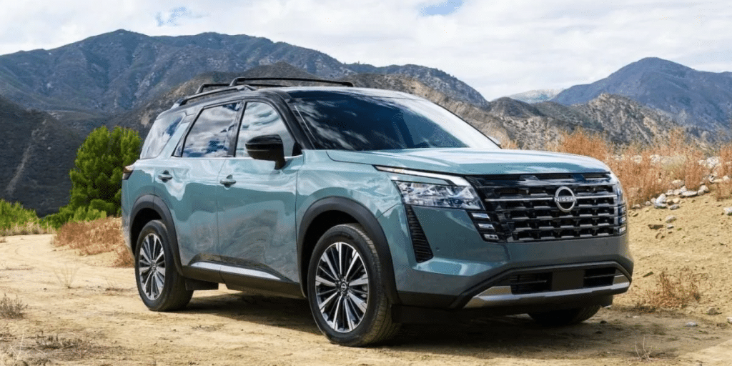 Ce SUV familial signé Nissan écrase le X-Trail : 8 places, V6 costaud et look de baroudeur
