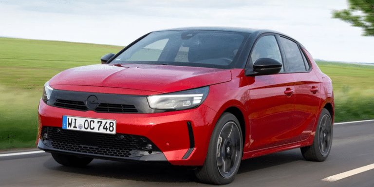 Boîte auto, 4,5L/100 km et Crit’Air 1 : cette Opel Hybride à 20 300€ frappe un grand coup