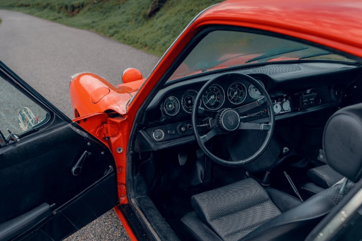 PORSCHE 911 2.0 SWB - 1967 vue du volant