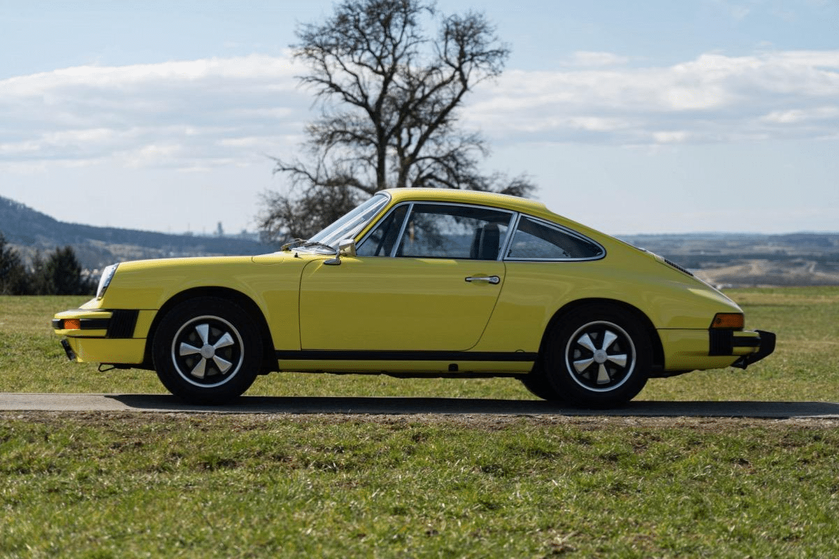 PORSCHE 911 2.7 SPORTOMATIC - 1974 vue de profil