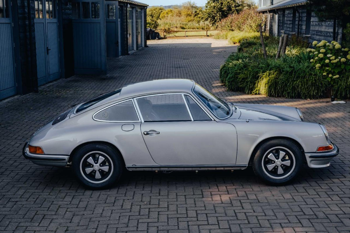 PORSCHE 911 911 S - 1972 vue de profil