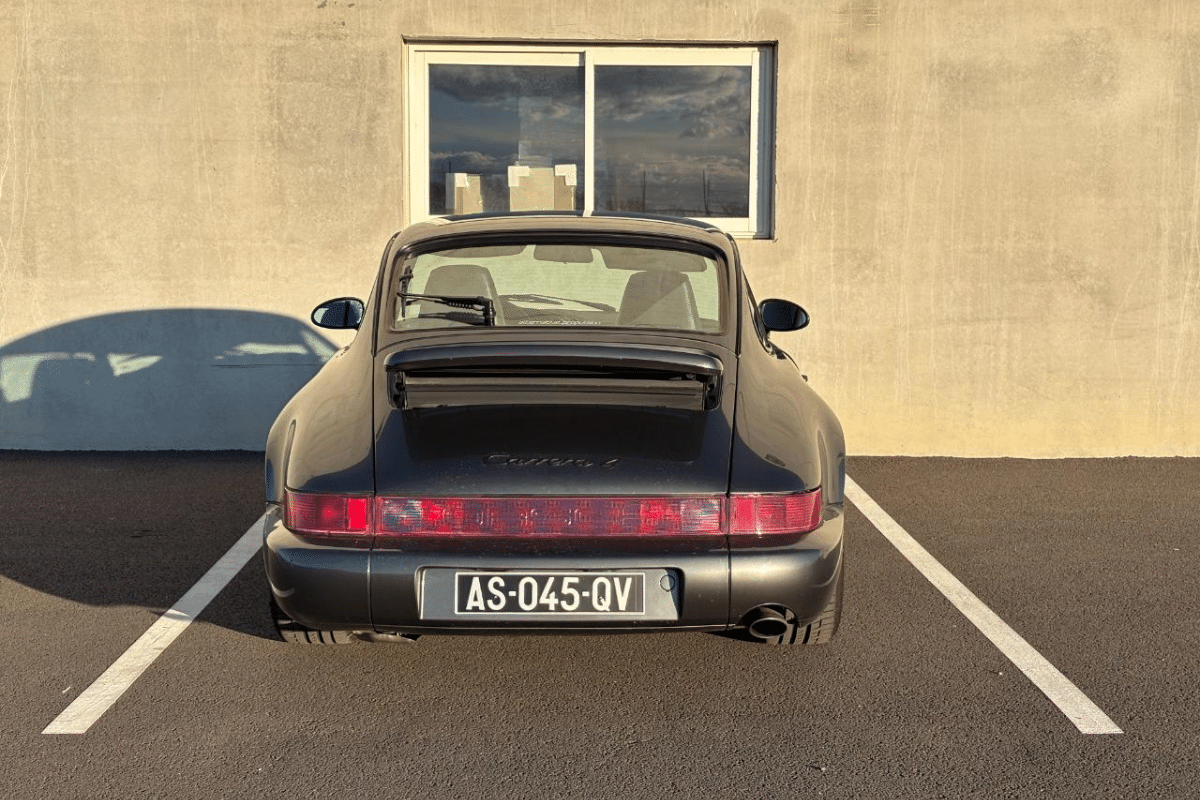 PORSCHE 911 964 carrera 4 - 1989 vue de derrière