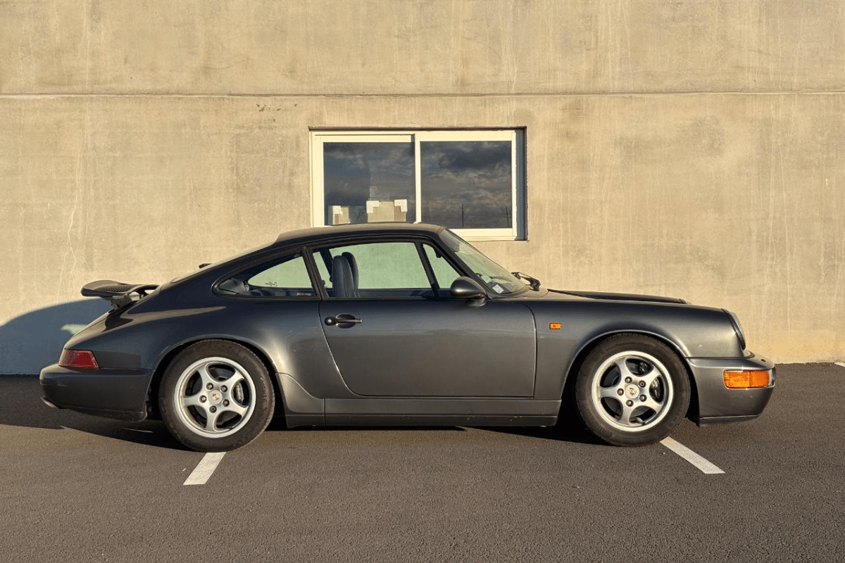 PORSCHE 911 964 carrera 4 - 1989 vue de profil