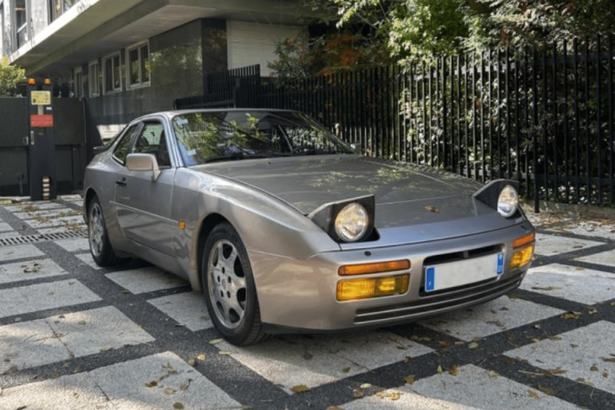 PORSCHE 944 Turbo Cup - 1988 vue de face