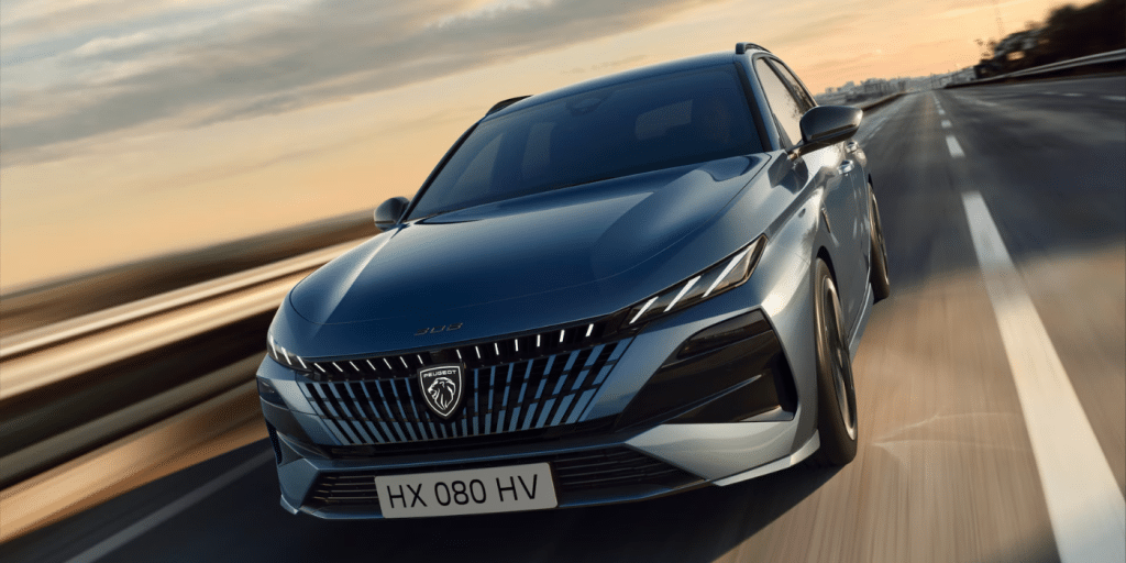 Design, techno, made in France : Pourquoi la nouvelle Peugeot 308 est l’électrique la plus aboutie du moment