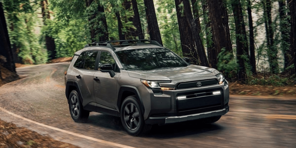 Pourquoi Toyota bat tous ses records en misant sur l’hybride plutôt que l’électrique