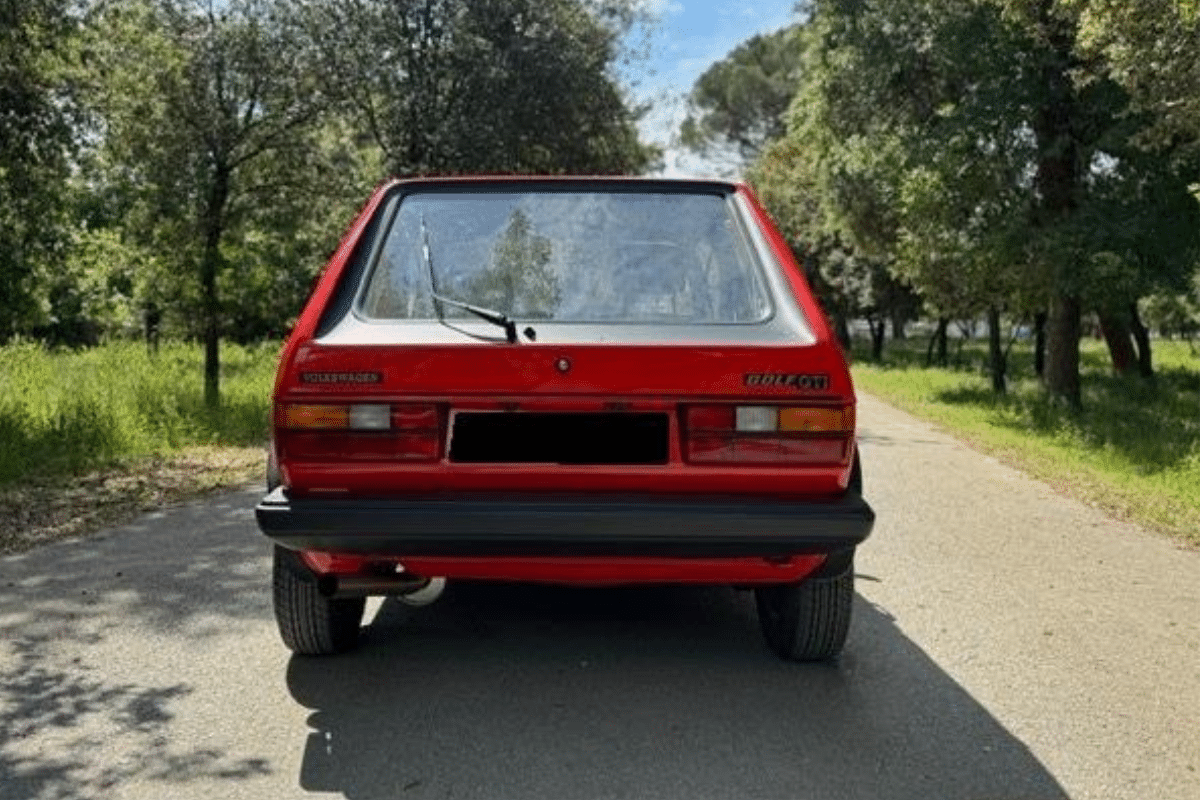 VOLKSWAGEN 1600 GTI MK1 - 1982 vue de derrière