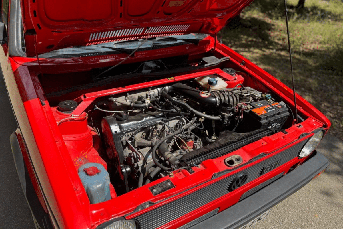 VOLKSWAGEN 1600 GTI MK1 - 1982 vue moteur