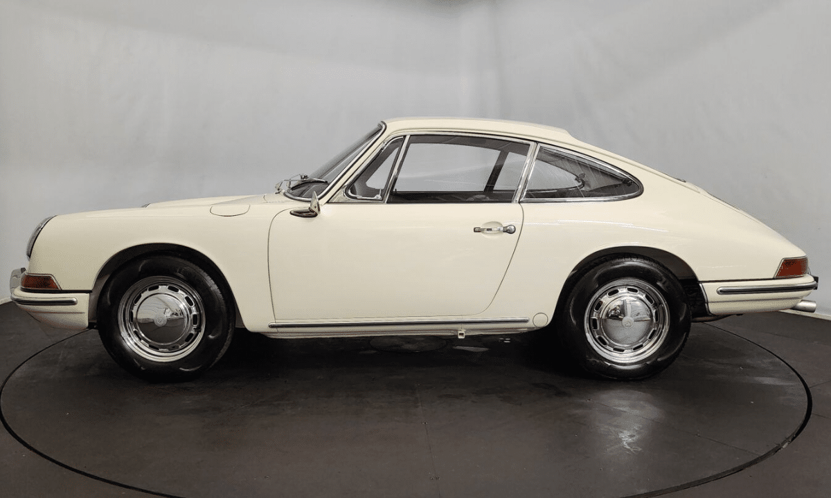 1966 Porsche 911 2.0 SWB vue de profil
