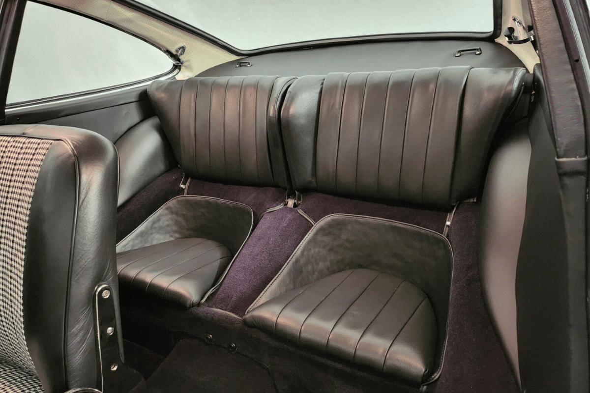 1966 Porsche 911 2.0 SWB vue intérieure