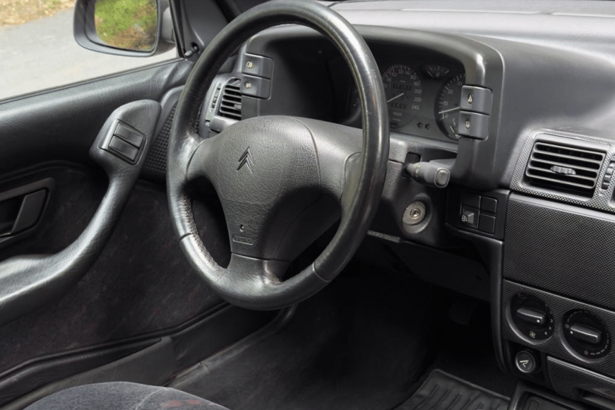 CITROEN ZX 16V 2.0i Pierre Lartigue - 1998 vue du volant