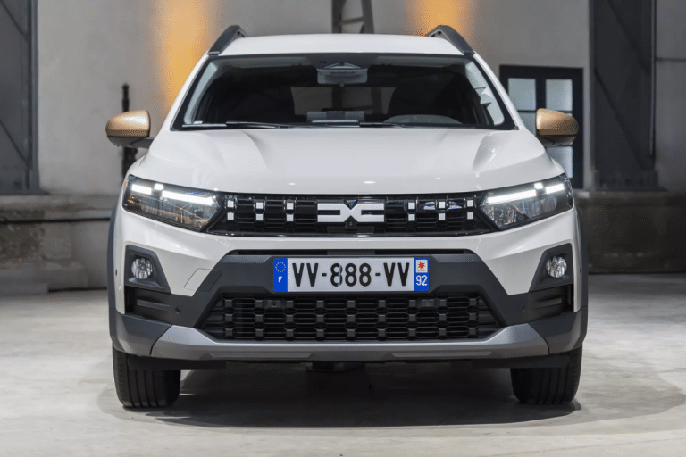 Dacia Jogger 2026 : nouveau style et hybride 155 ch pour le 7 places toujours imbattable