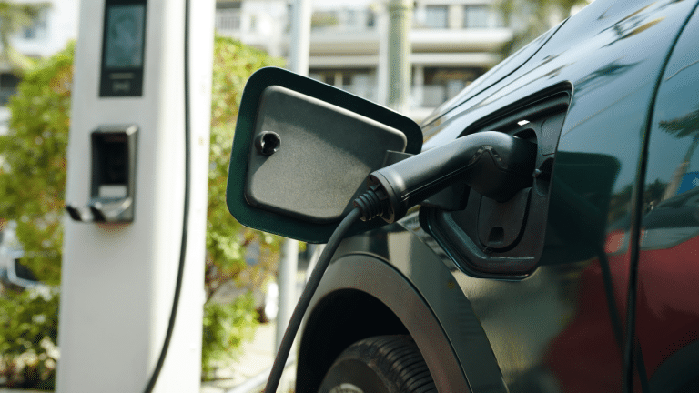 Quels sont les avantages des véhicules électriques pour les flottes d&rsquo;entreprise ?