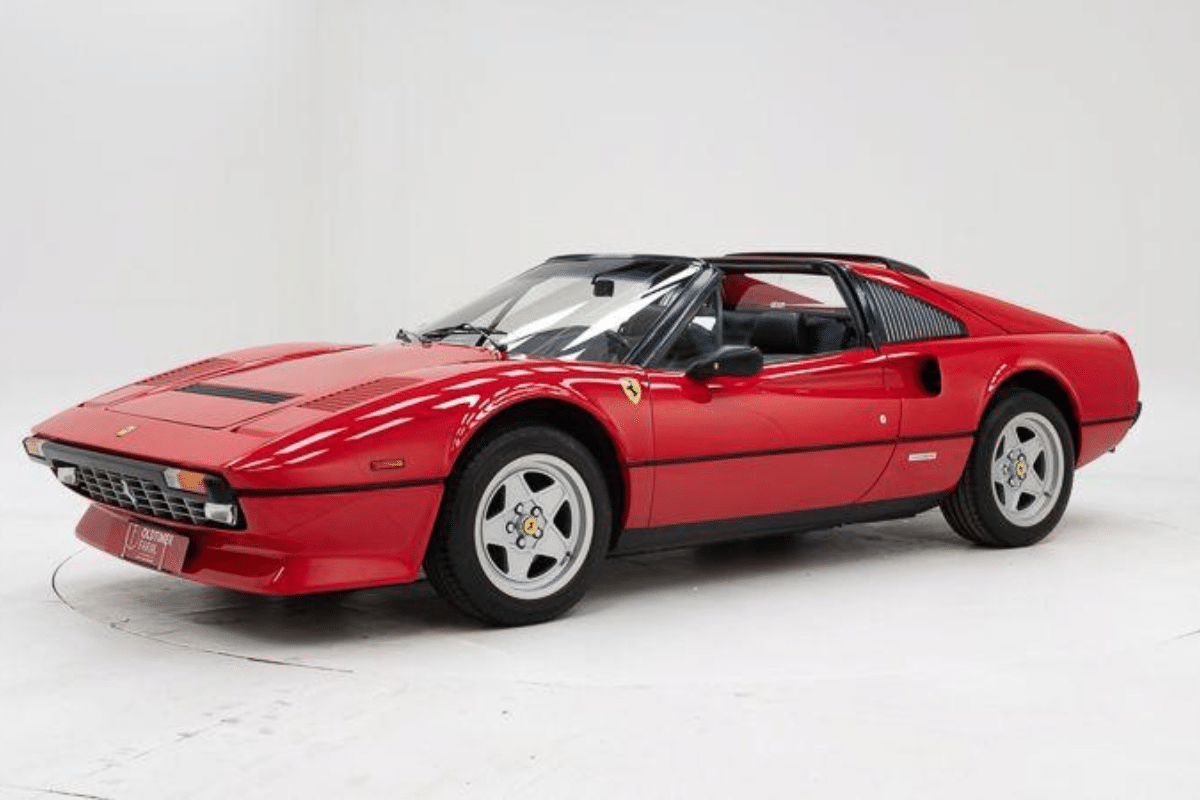 FERRARI 308 GTSi QV - 1983 vue de face