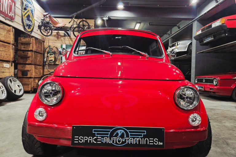 Transformée par D&rsquo;ANGELO MOTORI, moteur de 44 CV et boîte de vitesses à 5 rapports : cette Fiat 500 F de 1970 est à vendre