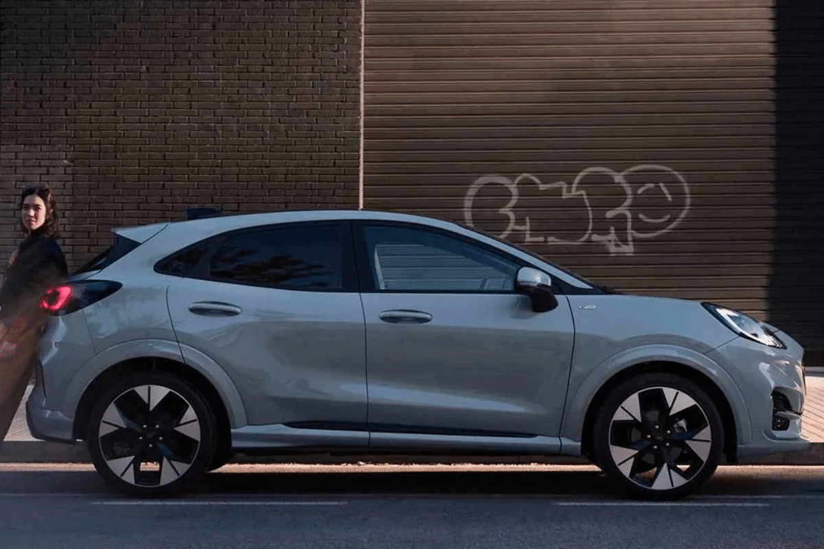 Ford Puma Hybrid 125 ch vu de profil