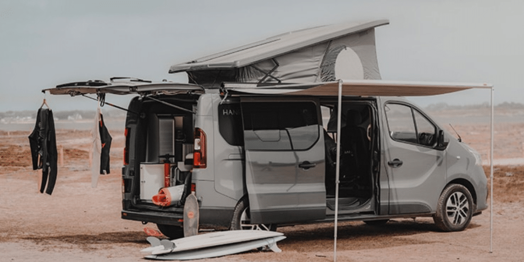 Ce van français cache 4 vrais couchages et un rangement XXL dans un format ultra-court