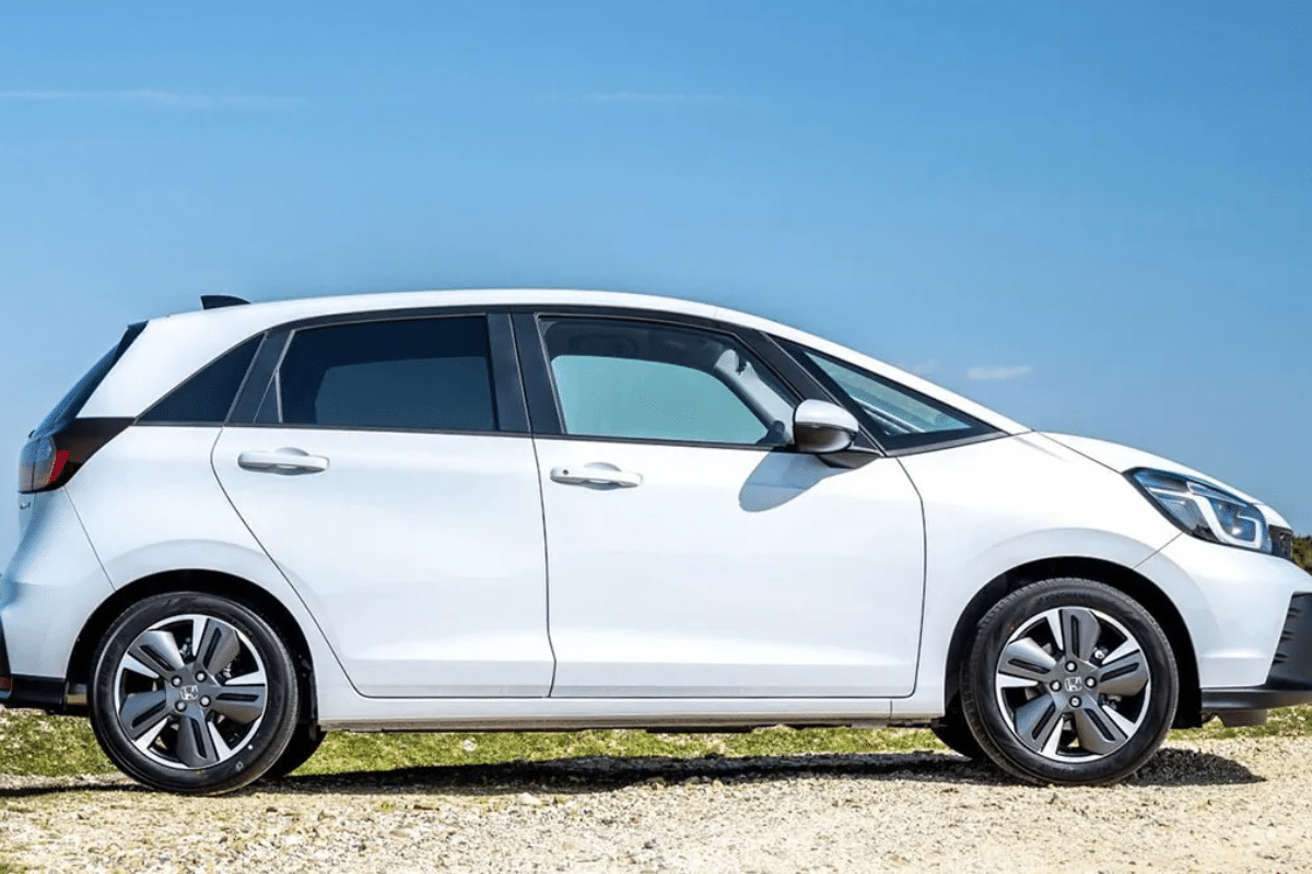 Honda Jazz e:HEV vu de profil