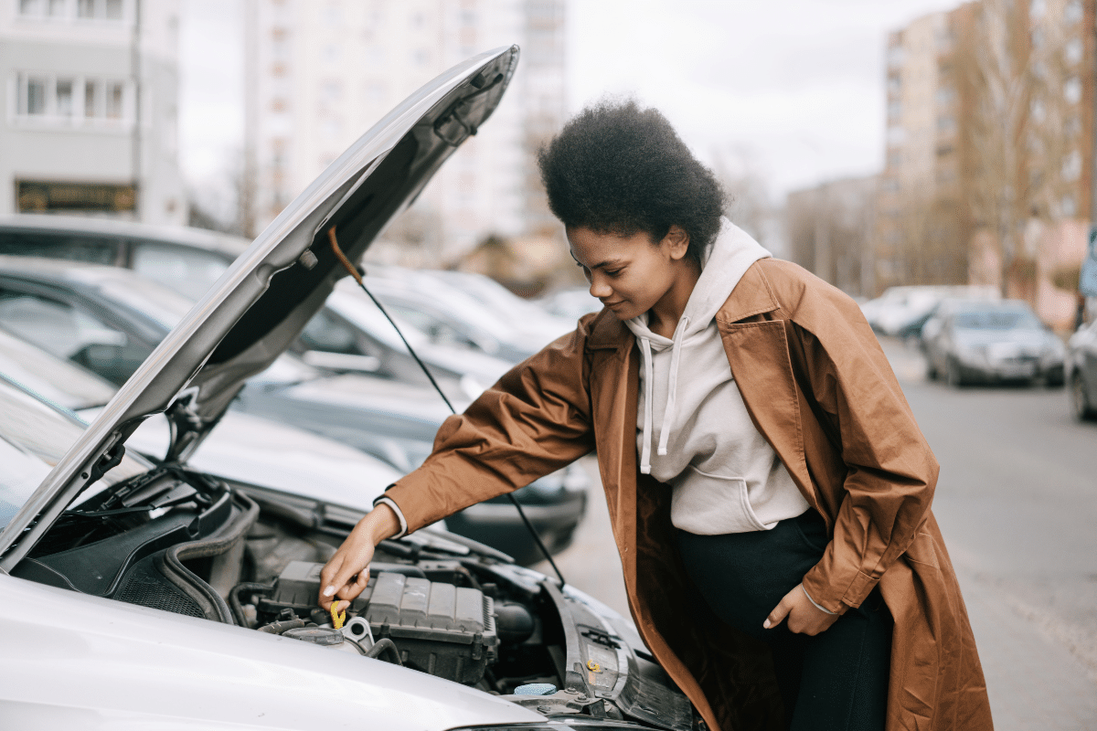 Inspection de la voiture avant l'achat