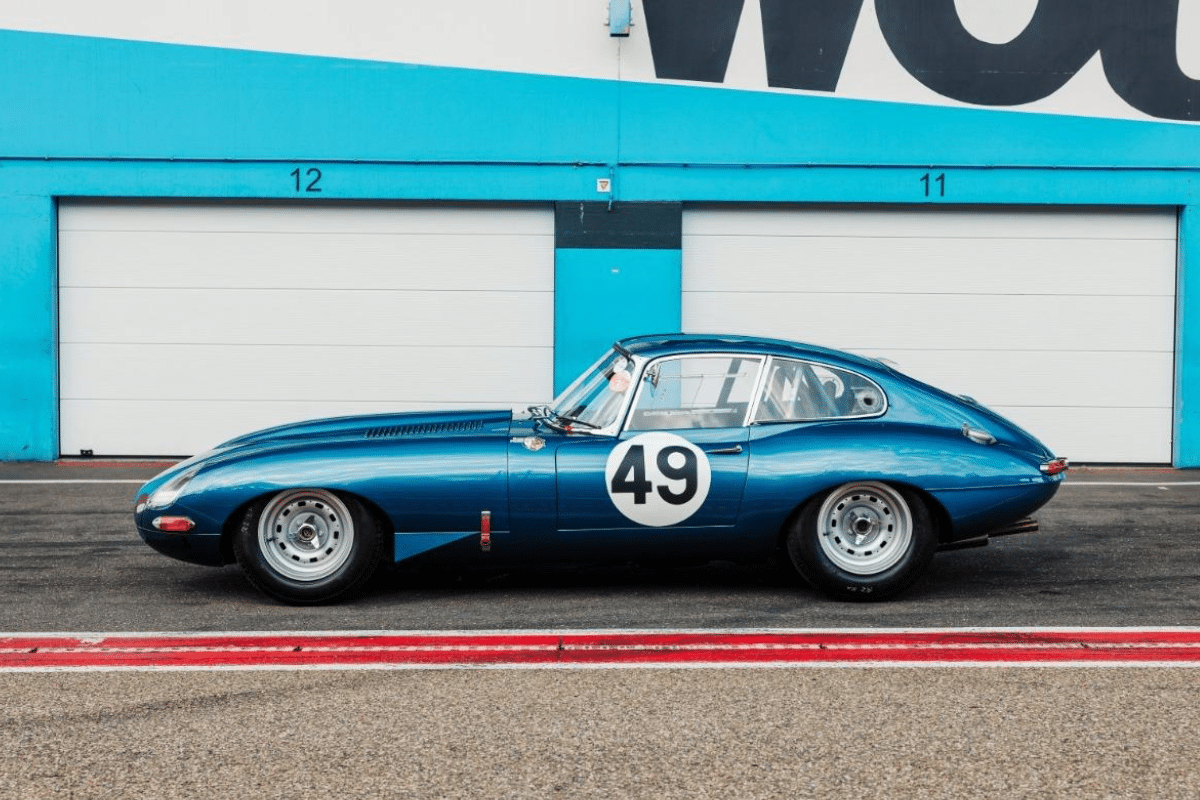 JAGUAR Type E Semi Lightweight - 1963 vue de profil