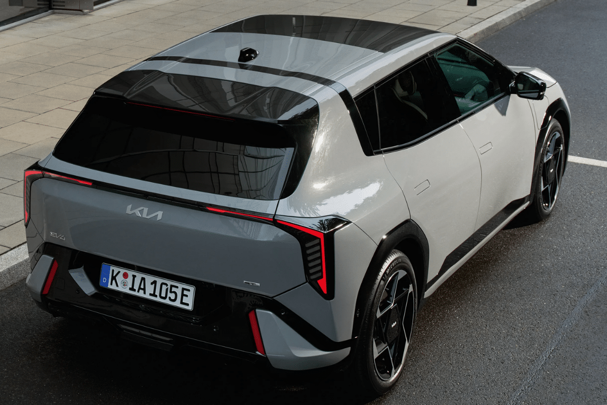 Kia EV4 vue arrière